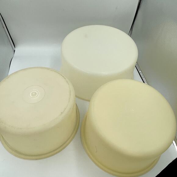 Lot 3 Vintage Large Tupperware Cake Holders Tops Only - no Base - Picture 1 of 5